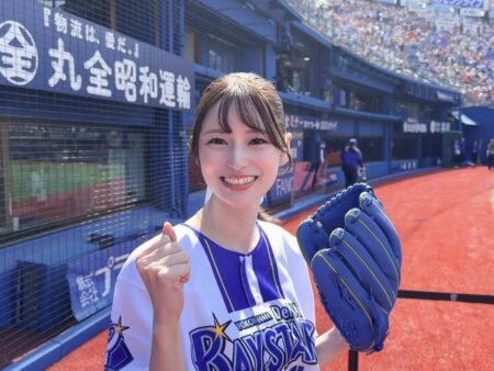 ライバーりほ ネイスターズ始球式に登場