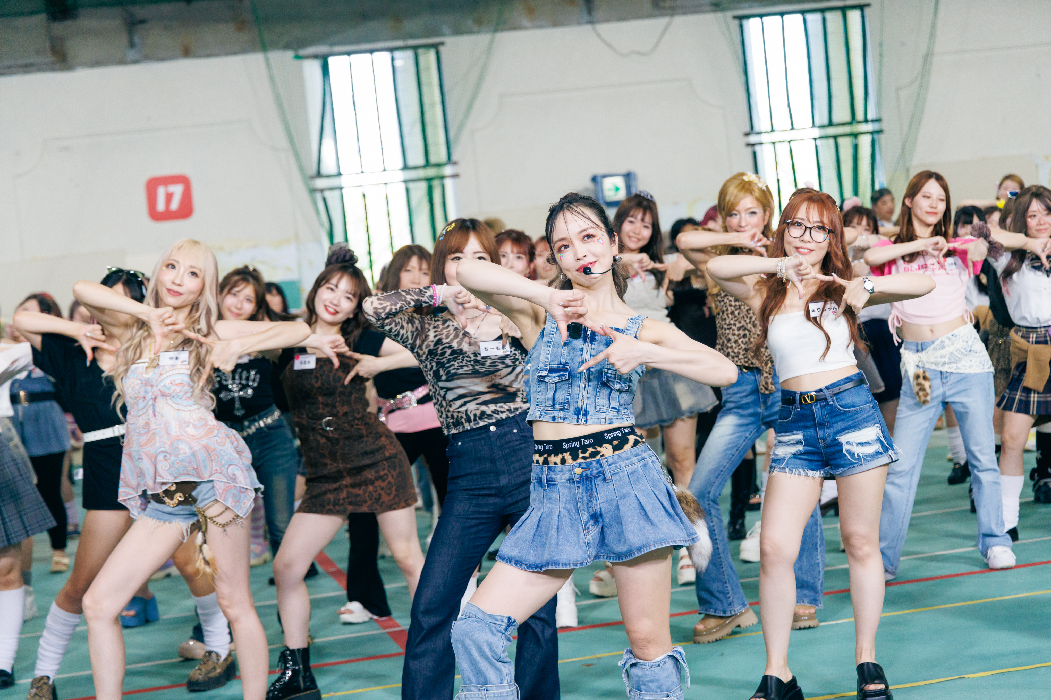 ライバー100人超が平成パラパラに挑戦！「イチナナチャレンジ」第2弾