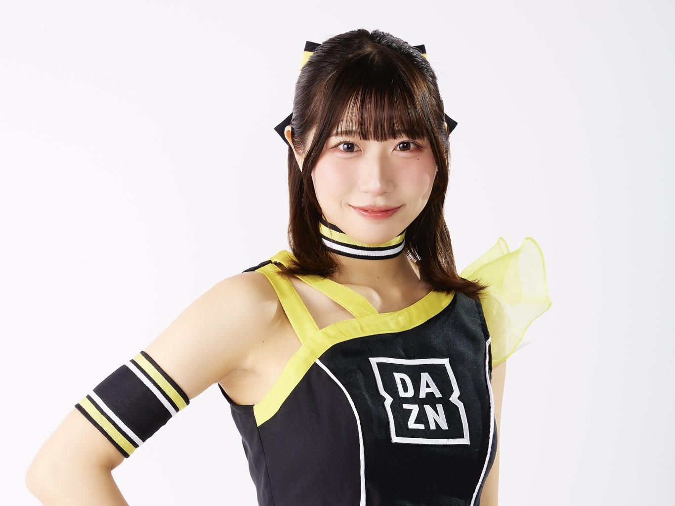 DAZNガールズ「MOMO」、アビスパ福岡応援ミクチャモデルに就任