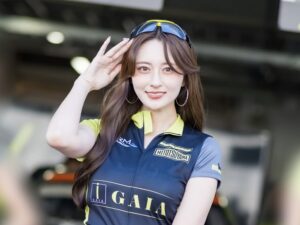 人気レースクイーン・鈴木南美、CanCam it girl選抜メンバー「ICONS」就任を報告。祝福の声続々