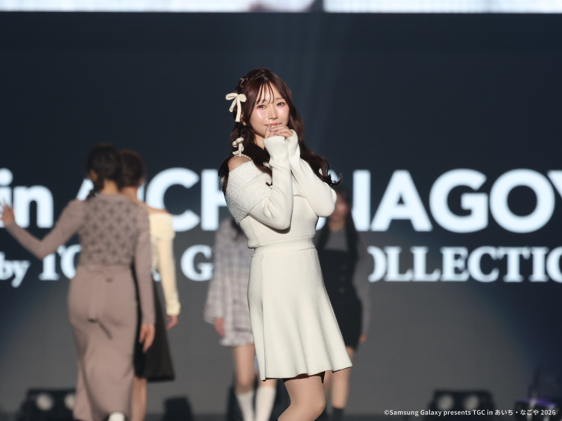 人気ライバー・ゆかにゃん、肌見せホワイトニットコーデで会場魅了