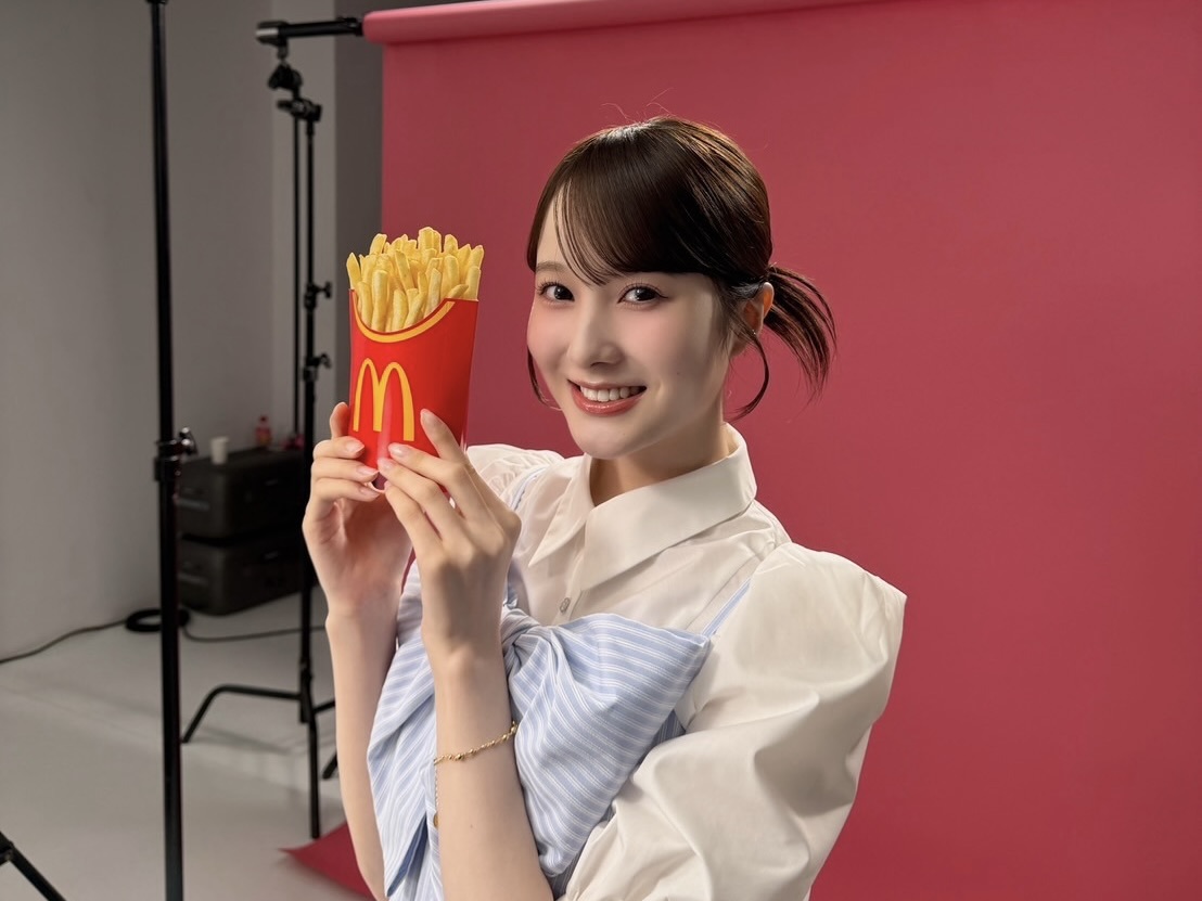 本田紗来、マクドナルド「ポテト250円」CMに出演！渾身のニコッが話題