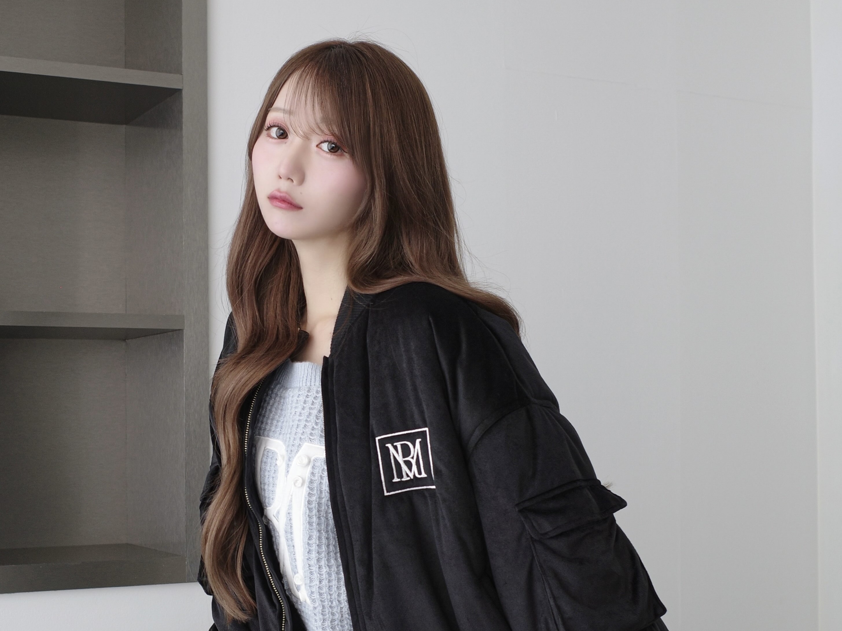 LOVE 大谷映美里、プロデュースブランドの新作を紹介。ユニセックス