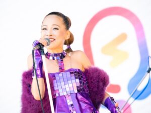 TOKYO ISLAND 2026のステージで歌う圧ねぇ