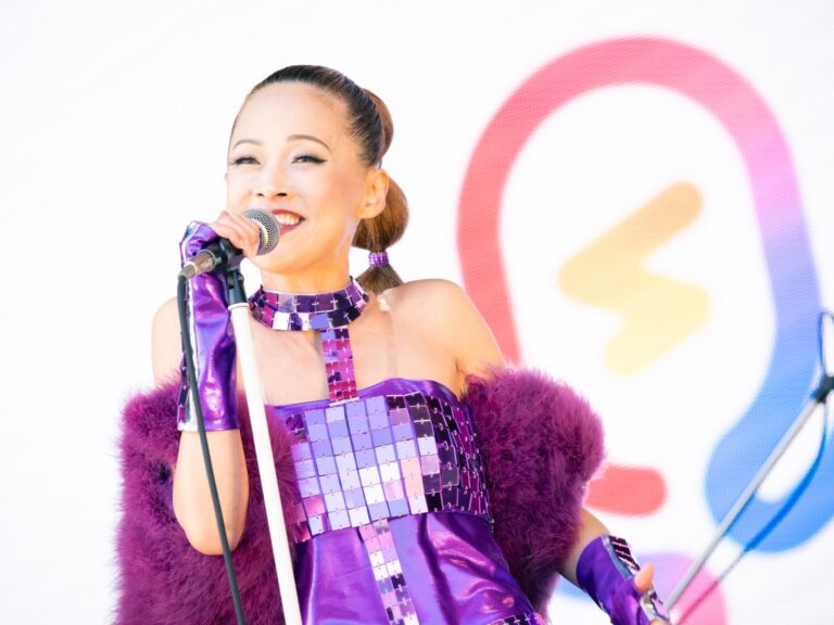 TOKYO ISLAND 2026のステージで歌う圧ねぇ